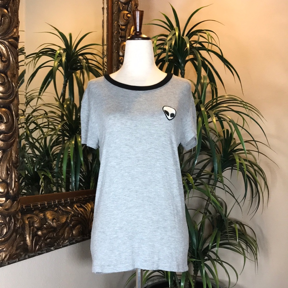 BRANDY MELVILLE NANCY EMBROIDERED ALIEN CREWNECK